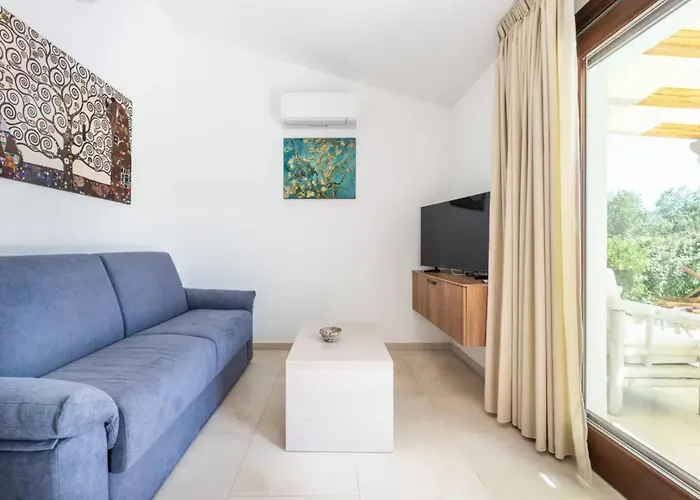 Elegant With Private Pool In Willa